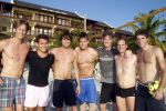 Curacao 29 december 2011
Jan Smit Nick en Simon en Kees Kwakman voetvolleyen tegen Frank de Boer Guido Albers en Edwin v d Sar op het strand van Lions dive. De artiesten winnen uiteindelijk met 4-1 in sets.
Peter Smulders bv
