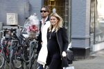 Amsterdam 24 december 2011
Nicolette v dam zwanger en vriend Bas Smit doen kerst boodschappen.
Peter Smulders bv