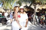 Curacao 7 januari 2012
Gerard Joling opnames videoclip op zanzibar. Patty Brard doet de regie.
Peter Smulders bv