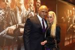 Eindhoven 6 december 2011
Premiere New Kids nitro in pathe Eindhoven. dj Paul Elstak met vriendin
Peter Smulders bv