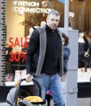 Amsterdam 13 december 2011
Ruud en Aafke deWild met zoon en baby Teddy aan het winkelen.
Peter Smulders bv