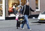 Amsterdam 13 december 2011
Ruud en Aafke deWild met zoon en baby Teddy aan het winkelen.
Peter Smulders bv