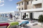 Curacao 5 januari 2011
Hotspots in Curacao. Beachclub en Restaurant Saintt Tropez
Peter Smulders bv