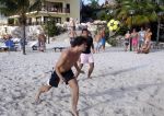 Curacao 29 december 2011
Jan Smit Nick en Simon en Kees Kwakman voetvolleyen tegen Frank de Boer Guido Albers en Edwin v d Sar op het strand van Lions dive. De artiesten winnen uiteindelijk met 4-1 in sets.
Peter Smulders bv