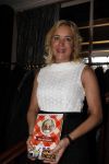 Hoorn 1 december 2011
Presentatie boek Sonja Bakker. haar vriend Jan ontvangt het eerste boek.
Peter Smulders bv
