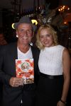 Hoorn 1 december 2011
Presentatie boek Sonja Bakker. haar vriend Jan ontvangt het eerste boek.
Peter Smulders bv