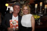 Hoorn 1 december 2011
Presentatie boek Sonja Bakker. haar vriend Jan ontvangt het eerste boek.
Peter Smulders bv