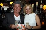 Hoorn 1 december 2011
Presentatie boek Sonja Bakker. haar vriend Jan ontvangt het eerste boek.
Peter Smulders bv