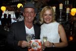 Hoorn 1 december 2011
Presentatie boek Sonja Bakker. haar vriend Jan ontvangt het eerste boek.
Peter Smulders bv