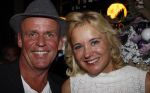 Hoorn 1 december 2011
Presentatie boek Sonja Bakker. haar vriend Jan ontvangt het eerste boek.
Peter Smulders bv