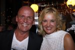 Hoorn 1 december 2011
Presentatie boek Sonja Bakker. haar vriend Jan ontvangt het eerste boek.
Peter Smulders bv