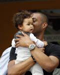Curacao 8 januari 2012
Sunnery james haalt vrouw en Doutzen Kroes en zoon Phyllon op op het vliegveld van Curacao.
Peter Smulders bv