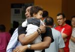 Curacao 8 januari 2012
Sunnery james haalt vrouw en Doutzen Kroes en zoon Phyllon op op het vliegveld van Curacao.
Peter Smulders bv
