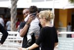Curacao 8 januari 2012
Sunnery james haalt vrouw en Doutzen Kroes en zoon Phyllon op op het vliegveld van Curacao.
Peter Smulders bv