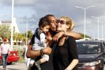 Curacao 8 januari 2012
Sunnery james haalt vrouw en Doutzen Kroes en zoon Phyllon op op het vliegveld van Curacao.
Peter Smulders bv