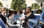 Curacao 8 januari 2012
Sunnery james haalt vrouw en Doutzen Kroes en zoon Phyllon op op het vliegveld van Curacao.
Peter Smulders bv