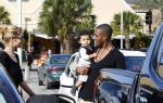 Curacao 8 januari 2012
Sunnery james haalt vrouw en Doutzen Kroes en zoon Phyllon op op het vliegveld van Curacao.
Peter Smulders bv