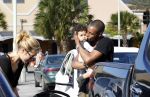 Curacao 8 januari 2012
Sunnery james haalt vrouw en Doutzen Kroes en zoon Phyllon op op het vliegveld van Curacao.
Peter Smulders bv
