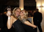 Amsterdam 8 december 2011
Openings en VIP avond van de miljonairfair in de RAI. Veronica Risch met een vriendin
Peter Smulders bv