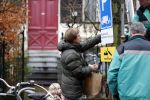 Amsterdam 22 december 2012
Isa Hoes aan het verhuizen naar haar nieuwe huis aan het vondelpark. Broer Antonie Kamerling
Peter Smulders bv