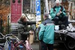 Amsterdam 22 december 2012
Isa Hoes aan het verhuizen naar haar nieuwe huis aan het vondelpark. Broer Antonie Kamerling
Peter Smulders bv