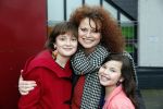 Rotterdam 3 januari 2012
Premiere Piet Piraat in Rotterdam. Bettina Berger met dochters en ...
Peter Smulders bv