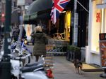 Amsterdam 8 januari 2012
Bridget Maasland met hond en op scooter.
Peter Smulders bv