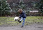Hamburg 6 januari 2012
Sylvie v d Vaart vertrekt samen met damian en een vriendin met zoontje vanuit hun appartement / huis naar het park om met Damian te voetballen.
Peter Smulders bv