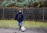 Hamburg 6 januari 2012
Sylvie v d Vaart vertrekt samen met damian en een vriendin met zoontje vanuit hun appartement / huis naar het park om met Damian te voetballen.
Peter Smulders bv