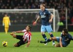 Eindhoven, 30 Januari 2013
1/4 Finale KNVB Beker PSV-Feyenoord, Seizoen 2012-2013, eindstand 2-1
Dries Mertens wordt onderuit gehaald door Stefan de Vrij