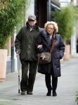 Amsterdam 3 januari 2013
Oud burgemeester Ed v Tijn met zijn vrouw Odette aan het wandelen.
Peter Smulders bv