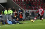 Eindhoven, 30 Januari 2013
1/4 Finale KNVB Beker PSV-Feyenoord, Seizoen 2012-2013, eindstand 2-1
Georginio Wijnaldum speelt Tonny Vilhena uit.
Foto Peter Smulders BV