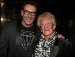 Amsterdam 21 december 2012
Premiere kerstcircus in carre. Gerard Joling met zus moeder en vriend
Peter Smulders bv