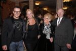 Amsterdam 21 december 2012
Premiere kerstcircus in carre. Gerard Joling met zus moeder en vriend
Peter Smulders bv