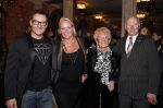 Amsterdam 21 december 2012
Premiere kerstcircus in carre. Gerard Joling met zus moeder en vriend
Peter Smulders bv