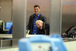 Schiphol 27 december 2012
Gordon vertrekt met zijn nieuwe vriend Robbert op vakantie naar Rio de Janeiro.
Peter Smulders bv