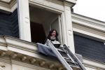 Amsterdam 22 december 2012
Isa Hoes aan het verhuizen naar haar nieuwe huis aan het vondelpark.
Peter Smulders bv