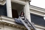 Amsterdam 22 december 2012
Isa Hoes aan het verhuizen naar haar nieuwe huis aan het vondelpark.
Peter Smulders bv