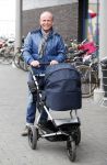 Hoorn  12 januari 2012
Sonja Bakker met Jan Reus achter de kinderwagen met zoontje Bram op weg naar de lidl voor signeersessie.
Peter Smulders bv