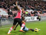 Eindhoven, 30 Januari 2013
1/4 Finale KNVB Beker PSV-Feyenoord, Seizoen 2012-2013, eindstand 2-1
Jeremain Lens wordt zwaar verdeigd door Bruno Martins Indi
Foto Peter Smulders BV