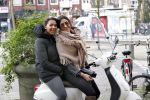 Amsterdam 12 januari 2012
Joelle en felicity Gullit op de scooter.
Peter Smulders bv
