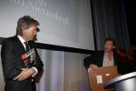 Amsterdam 17 januari 2013
Matthijs v Nieuwkek wordt uitgeroepen voor omroepman van het jaar en krijgt de prijs overhandigd uit handen van John de Mol.
Peter Smulders bv