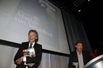 Amsterdam 17 januari 2013
Matthijs v Nieuwkek wordt uitgeroepen voor omroepman van het jaar en krijgt de prijs overhandigd uit handen van John de Mol.
Peter Smulders bv