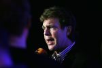 Amsterdam 17 januari 2013
Matthijs v Nieuwkek wordt uitgeroepen voor omroepman van het jaar en krijgt de prijs overhandigd uit handen van John de Mol.
Peter Smulders bv