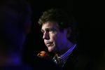 Amsterdam 17 januari 2013
Matthijs v Nieuwkek wordt uitgeroepen voor omroepman van het jaar en krijgt de prijs overhandigd uit handen van John de Mol.
Peter Smulders bv