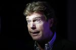 Amsterdam 17 januari 2013
Matthijs v Nieuwkek wordt uitgeroepen voor omroepman van het jaar en krijgt de prijs overhandigd uit handen van John de Mol.
Peter Smulders bv