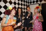Uitgeest 14 januari 2013
Nieuwjaarsreceptie Henk Geels in Bobs saloon. Manuela Kemp en Mylene de la Haye als plee juffrouwen
Peter Smulders bv