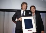 Amsterdam 17 januari 2013
Matthijs v Nieuwkek wordt uitgeroepen voor omroepman van het jaar en krijgt de prijs overhandigd uit handen van John de Mol.
Peter Smulders bv