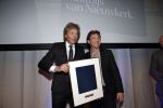 Amsterdam 17 januari 2013
Matthijs v Nieuwkek wordt uitgeroepen voor omroepman van het jaar en krijgt de prijs overhandigd uit handen van John de Mol.
Peter Smulders bv