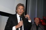 Amsterdam 17 januari 2013
Matthijs v Nieuwkek wordt uitgeroepen voor omroepman van het jaar en krijgt de prijs overhandigd uit handen van John de Mol.
Peter Smulders bv